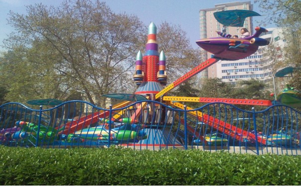 �Θ��O���б��^�𱬵ĮaƷ